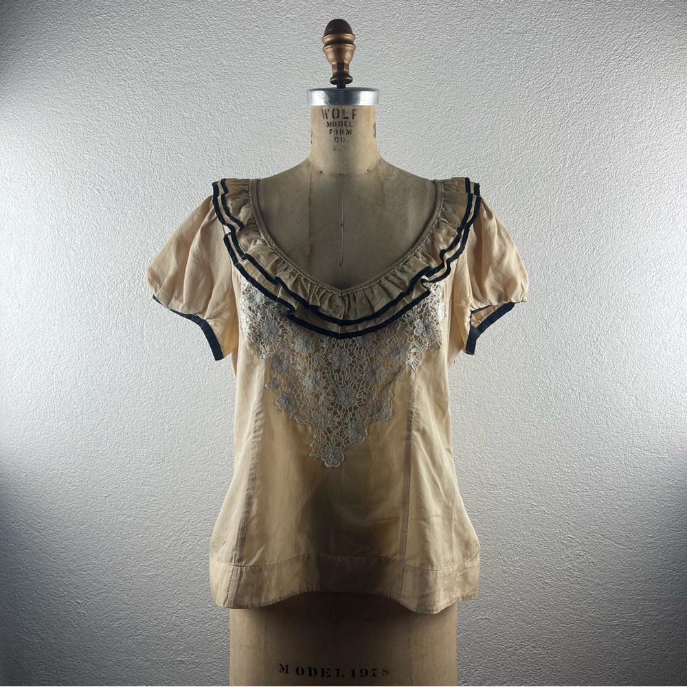 Anthropologie l 14 Floreat Retro Crochet Lace Ruffle Neckline Puff Sleeve Blouse